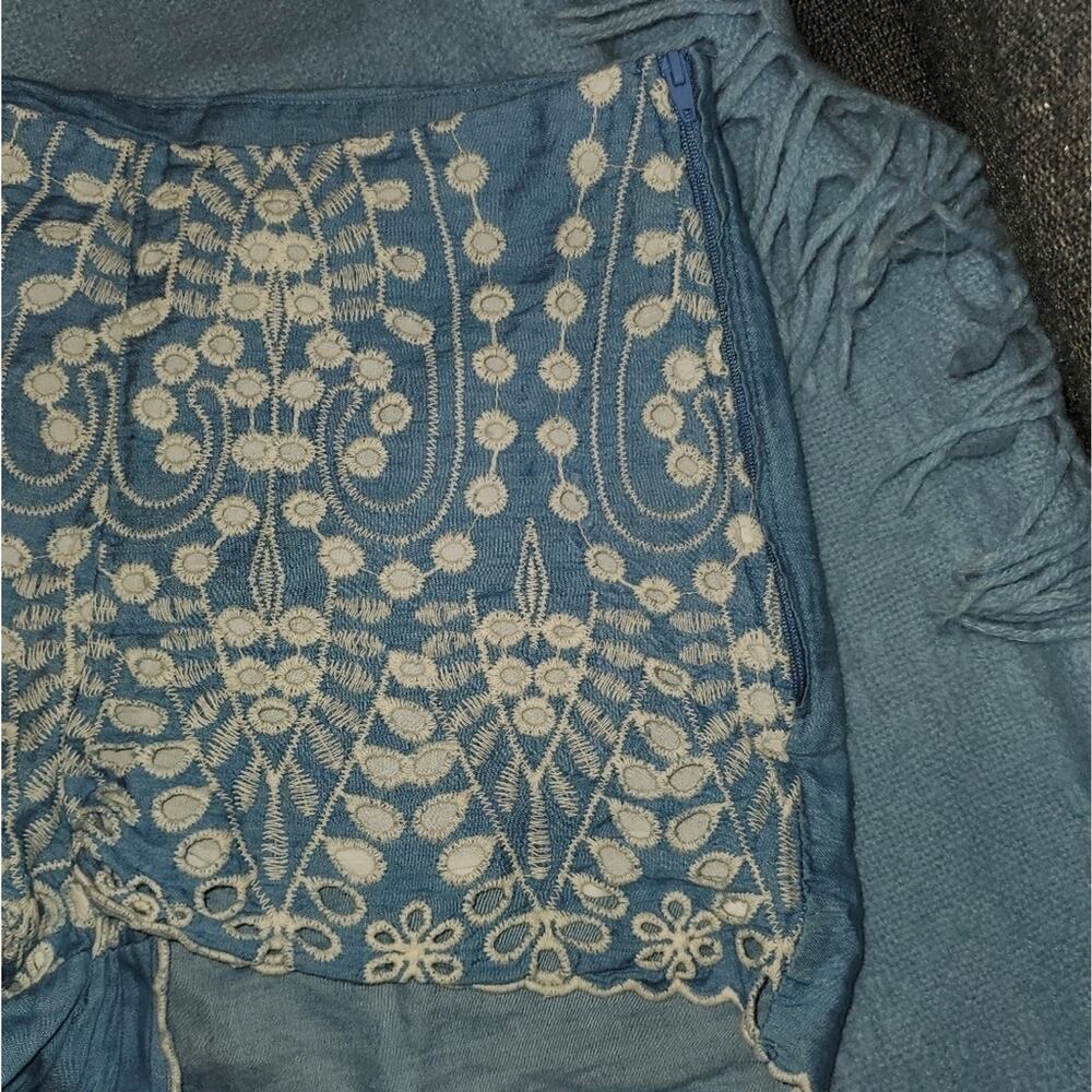 H & M divided dressy boho shorts Sz 6 - Picture 2 of 3
